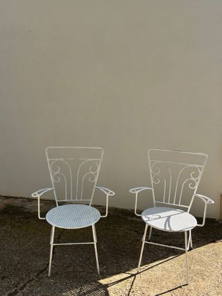 Juego de 2 sillas de hierro forjado blancas
