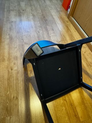 Silla Negra Rígida de Estudio