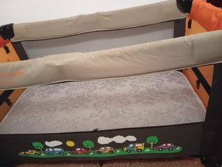 Cuna de viaje plegable