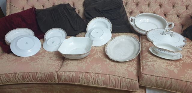 Vajilla La Cartuja de Sevilla Incompleta