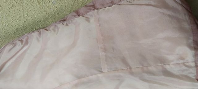 Cazadora acolchada con capucha y medidas.