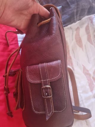 Mochila de cuero marrón