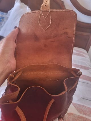 Mochila de cuero marrón