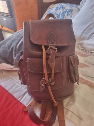 Mochila de cuero marrón