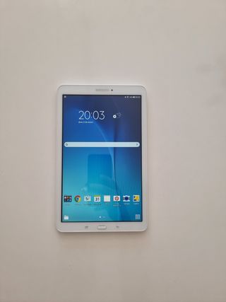 Samsung Tablet E Blanca del 2020 como nueva.