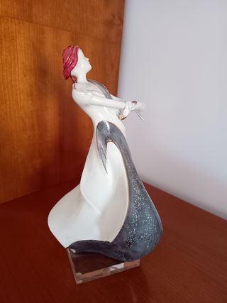 Figura de porcelana Galos