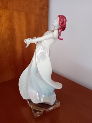 Figura de porcelana Galos