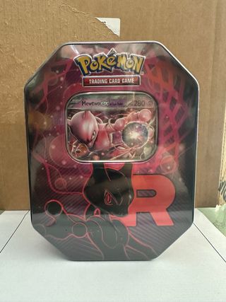 Lata Pokémon Team Rocket Mewtwo EX Precintado