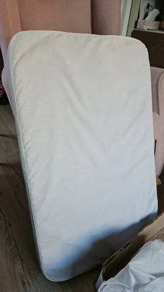 Minicuna colecho Chicco con ruedas