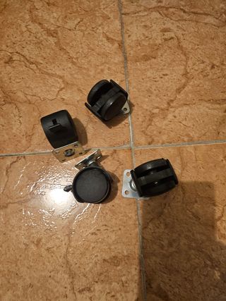 4 Ruedas Giratorias Negras