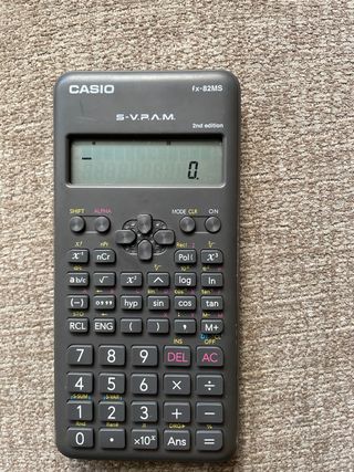 Calculadora Científica Casio fx-82MS