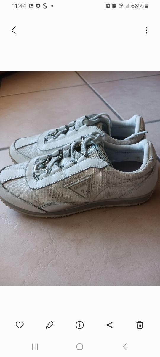 Scarpe da donna con lacci bianche