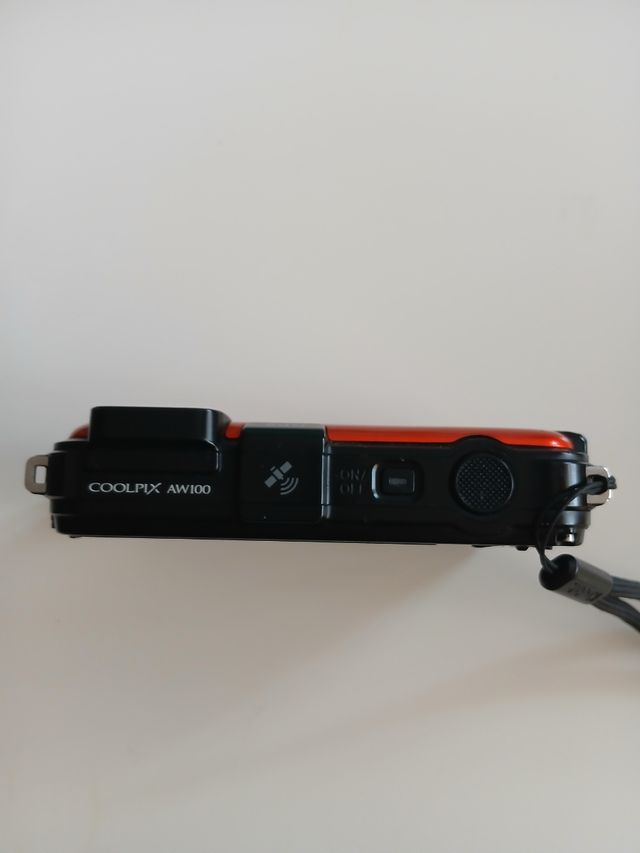 Cámara Nikon COOLPIX AW100 Naranja