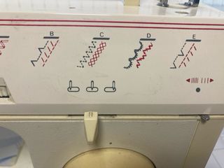 Máquina de coser SINGER. precio no negociable