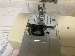 Máquina de coser SINGER. precio no negociable