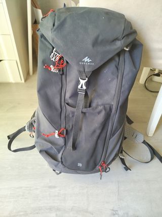 Mochila Quechua 20L Gris
