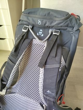 Mochila Quechua 20L Gris