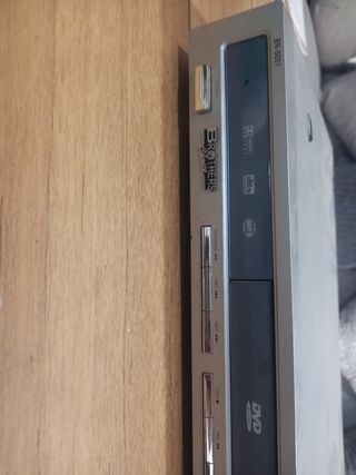 Reproductor DVD con mando a distancia