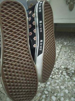 Zapatillas Vans Sk8-Hi tipografía Coreana