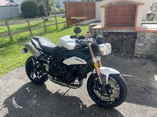 Triumph Speed Triple 1050