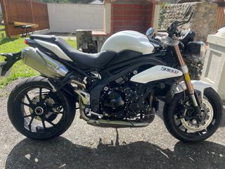 Triumph Speed Triple 1050