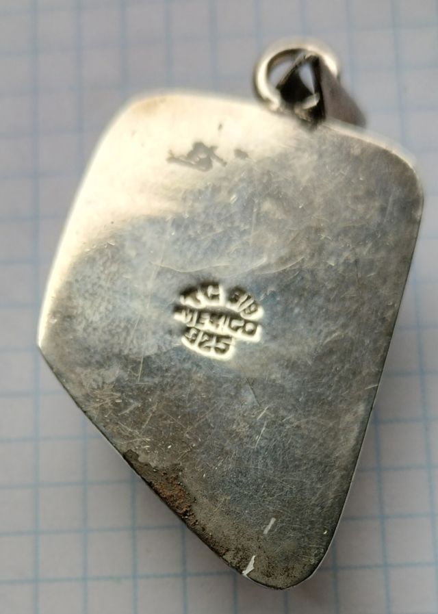 Ciondolo in argento viola