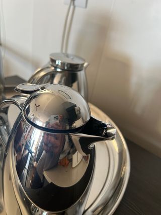 2 jarras Termo Emsa Cromadas + bandeja acero inox