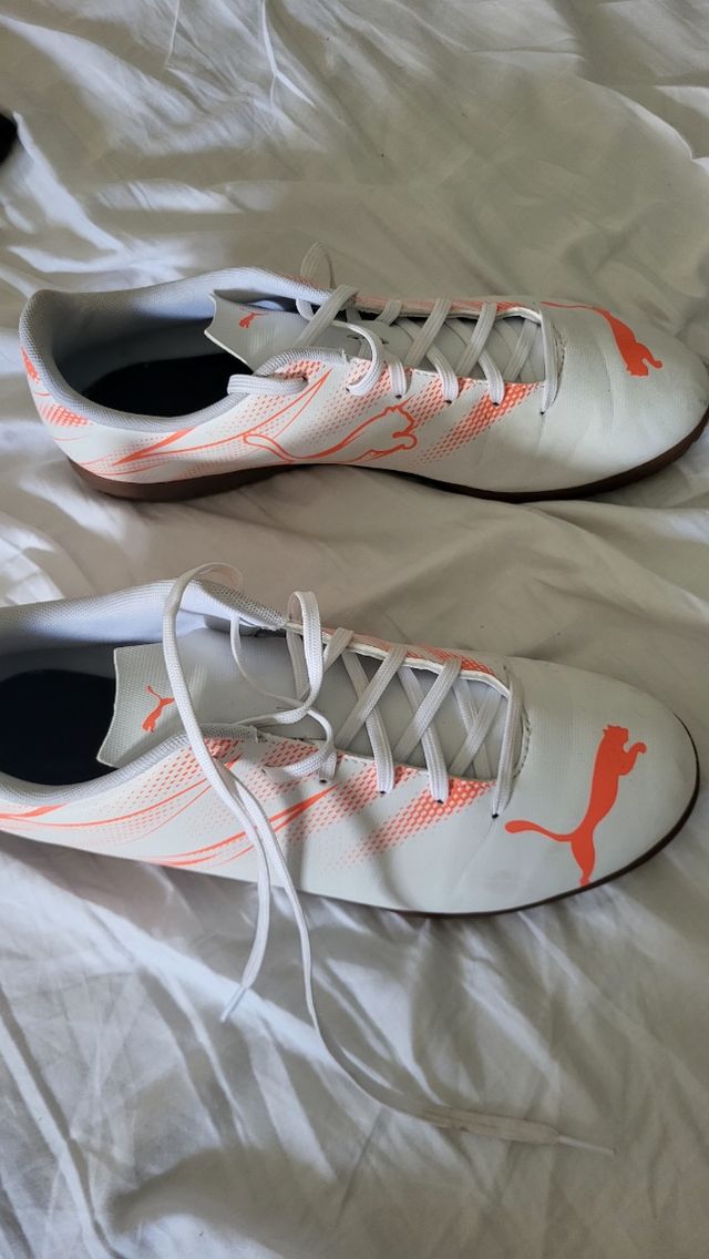 Zapatillas Puma Fútbol Sala Naranja y Blanco