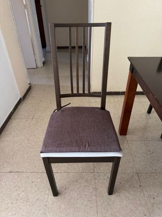 Mesa comedor y 4 sillas madera oscura