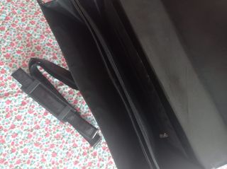 Maletín negro con combinación