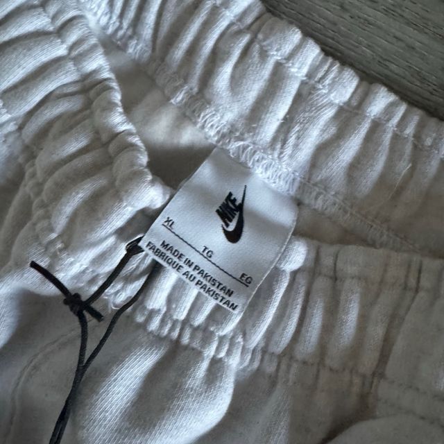 Nike Solo Swoosh Fleece Joggers Grises