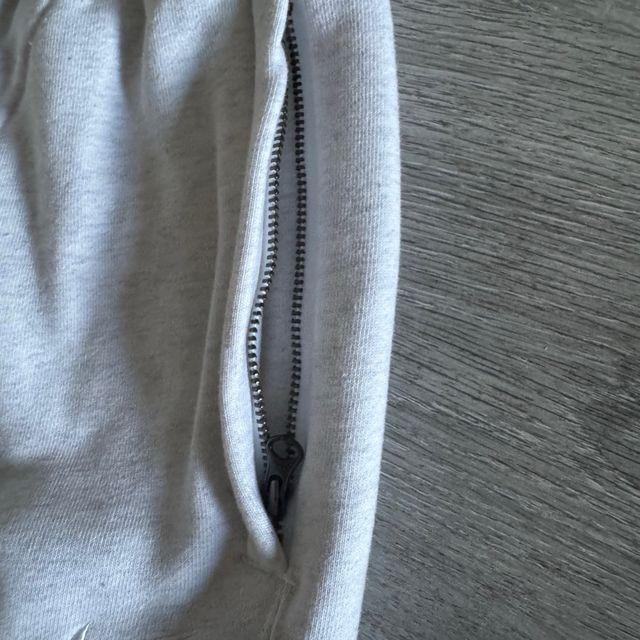 Nike Solo Swoosh Fleece Joggers Grises