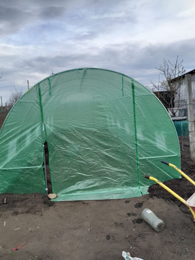 Serra da Giardino con Porta Avvolgibile e 12 Fine