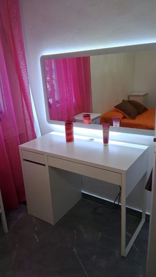 Tocador con espejo LED