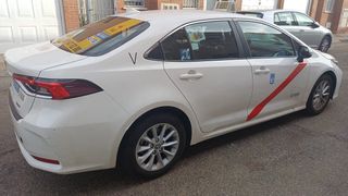 Licencia taxi + TOYOTA COROLA SEDAN