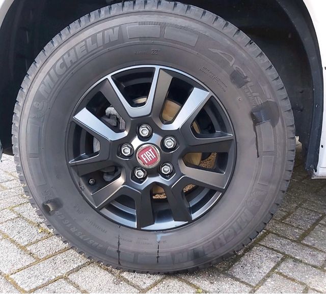 1 Rueda de repuesto Michelin 225/75R16CP 