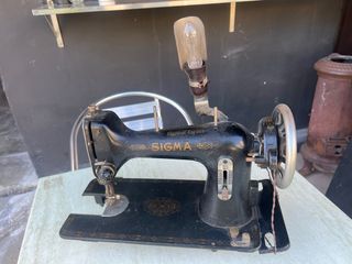 Máquina de coser antigua SIGMA
