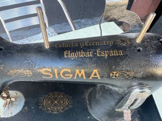 Máquina de coser antigua SIGMA