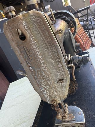 Máquina de coser antigua SIGMA