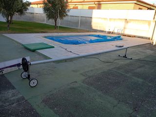 Recogedor de manta térmica para piscina