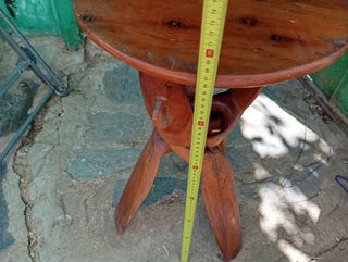 Mesa auxiliar madera artesanal