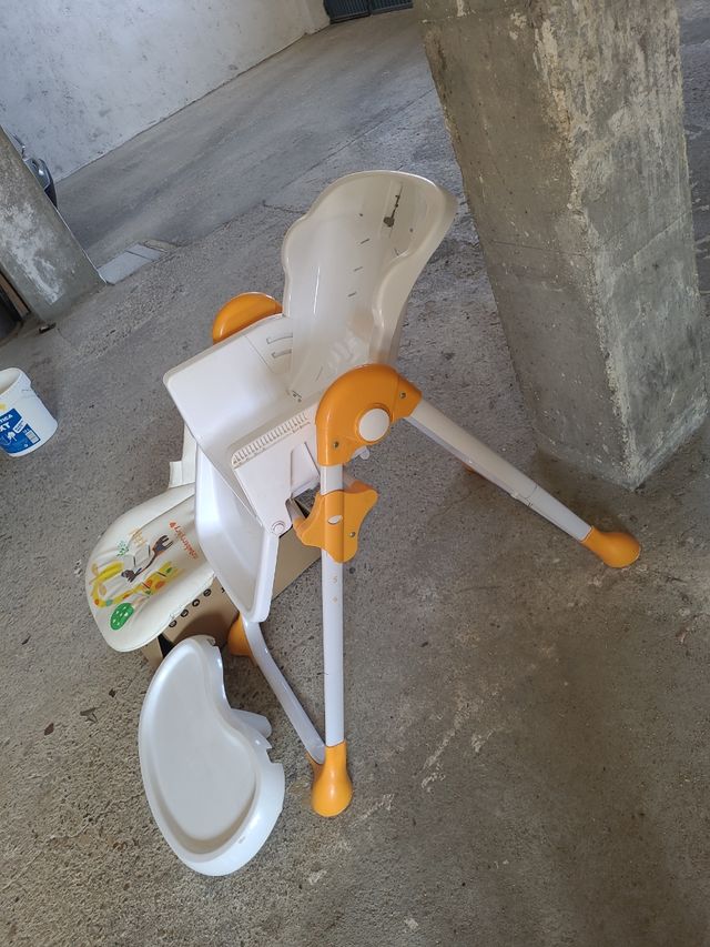 Trona infantil con estampado de animales