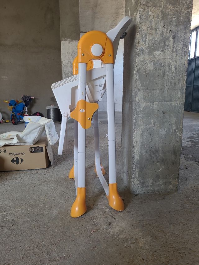 Trona infantil con estampado de animales