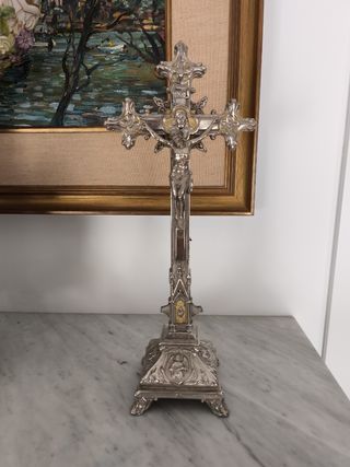Cruz de altar antigua