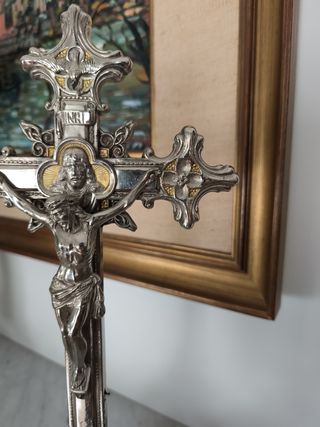 Cruz de altar antigua
