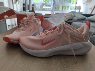 Zapatillas Nike Deportivas. Modelo In Season 14.