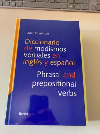 Diccionario de modismos verbales en inglés y en...