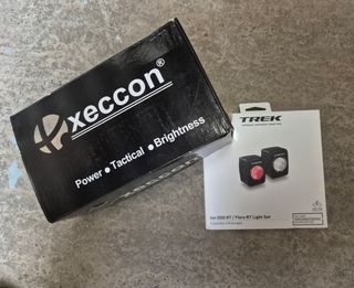 NUEVO a ESTRENAR. Set de luces de ciclismo. Trek