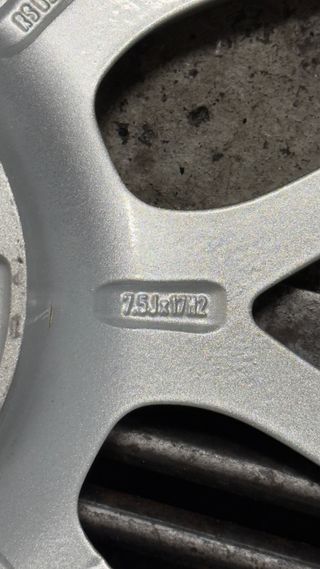 Llanta VW 7,5J x 17 con neumático