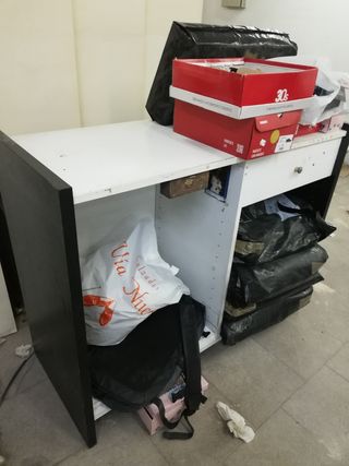 Mostrador blanco y negro 1m y 56cm